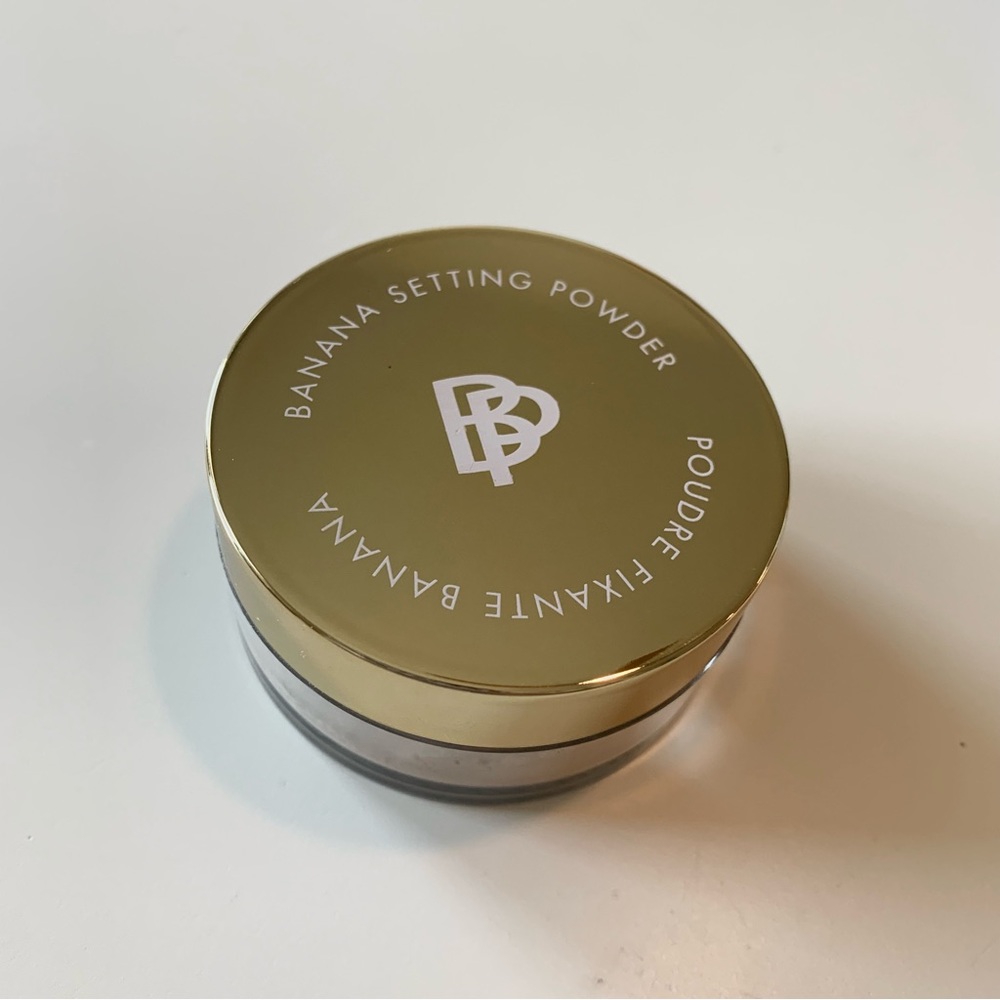 ✨5 FOR $25✨ NEW Bellapierre Cosmetics Banana Setting Powder Original light